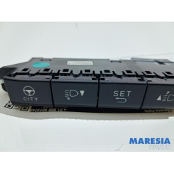 Fiat - Panda - Commutateur éclairage d'urgence