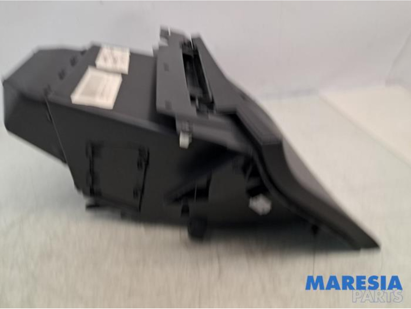 Peugeot - 2008 - Glovebox