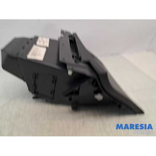 Peugeot - 2008 - Glovebox