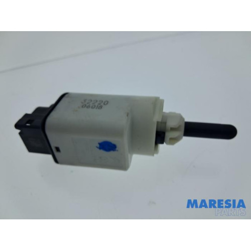 Peugeot - 2008 - Remlicht Schakelaar