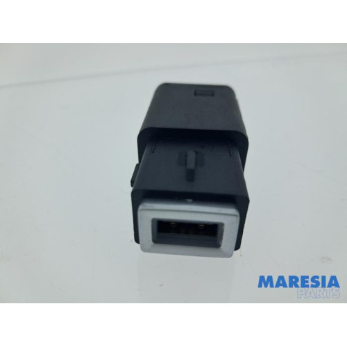 Peugeot - 2008 - Connexion USB