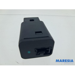 Peugeot - 2008 - AUX/USB aansluiting