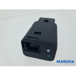 Peugeot - 2008 - AUX/USB aansluiting