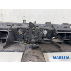 Renault - Trafic - Frontpaneel