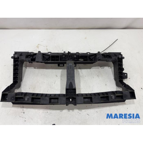 Renault - Trafic - Frontpaneel