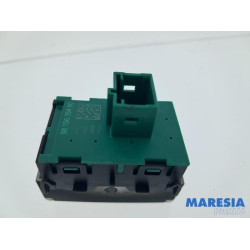 Peugeot - 2008 - Schakelaar