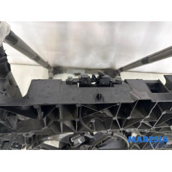 Renault - Scenic - Frontpaneel