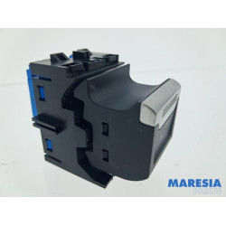 Peugeot - 2008 - Parking brake switch