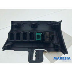 Peugeot - 2008 - AIH headlight switch