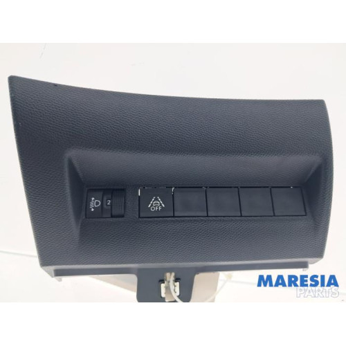 Peugeot - 2008 - AIH headlight switch