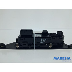 Peugeot - 2008 - Multi-functional window switch
