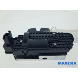 Peugeot - 2008 - Tailgate lock mechanism