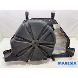 Renault - Scenic - Spare wheel holder