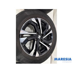 Peugeot - 2008 - Sportvelgenset + banden