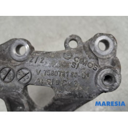 Citroen - C3 - Dynamosteun boven