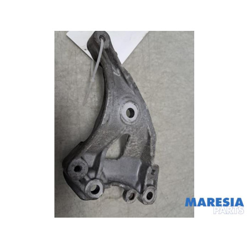 Citroen - C3 - Dynamosteun boven