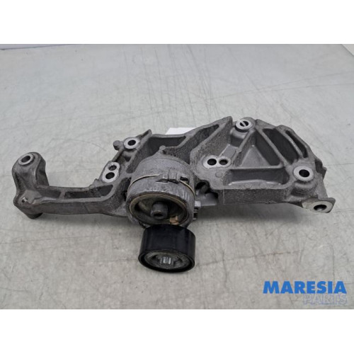 Peugeot - 2008 - Dynamostütze oben