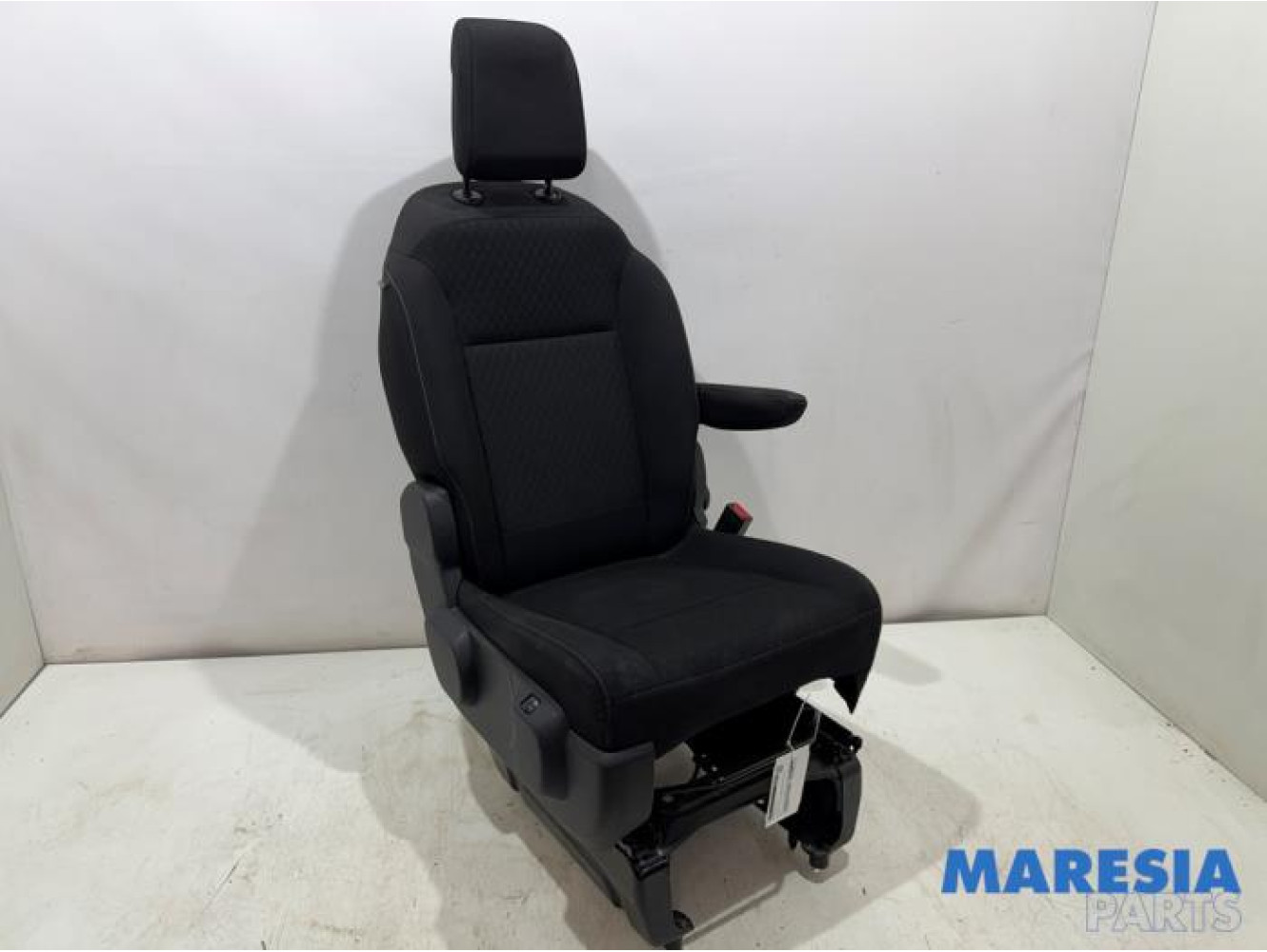 Opel - Vivaro - Seat, right