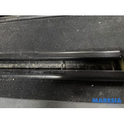 Opel - Vivaro - Rear bench seat