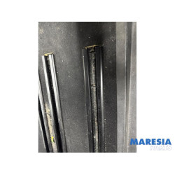 Opel - Vivaro - Rear bench seat