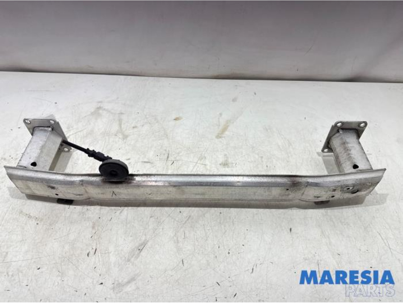 Opel - Vivaro - Front bumper frame