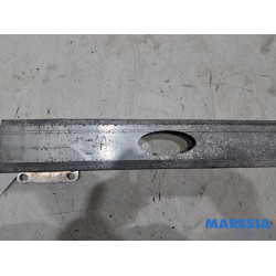 Opel - Vivaro - Rear bumper frame