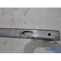 Opel - Vivaro - Rear bumper frame