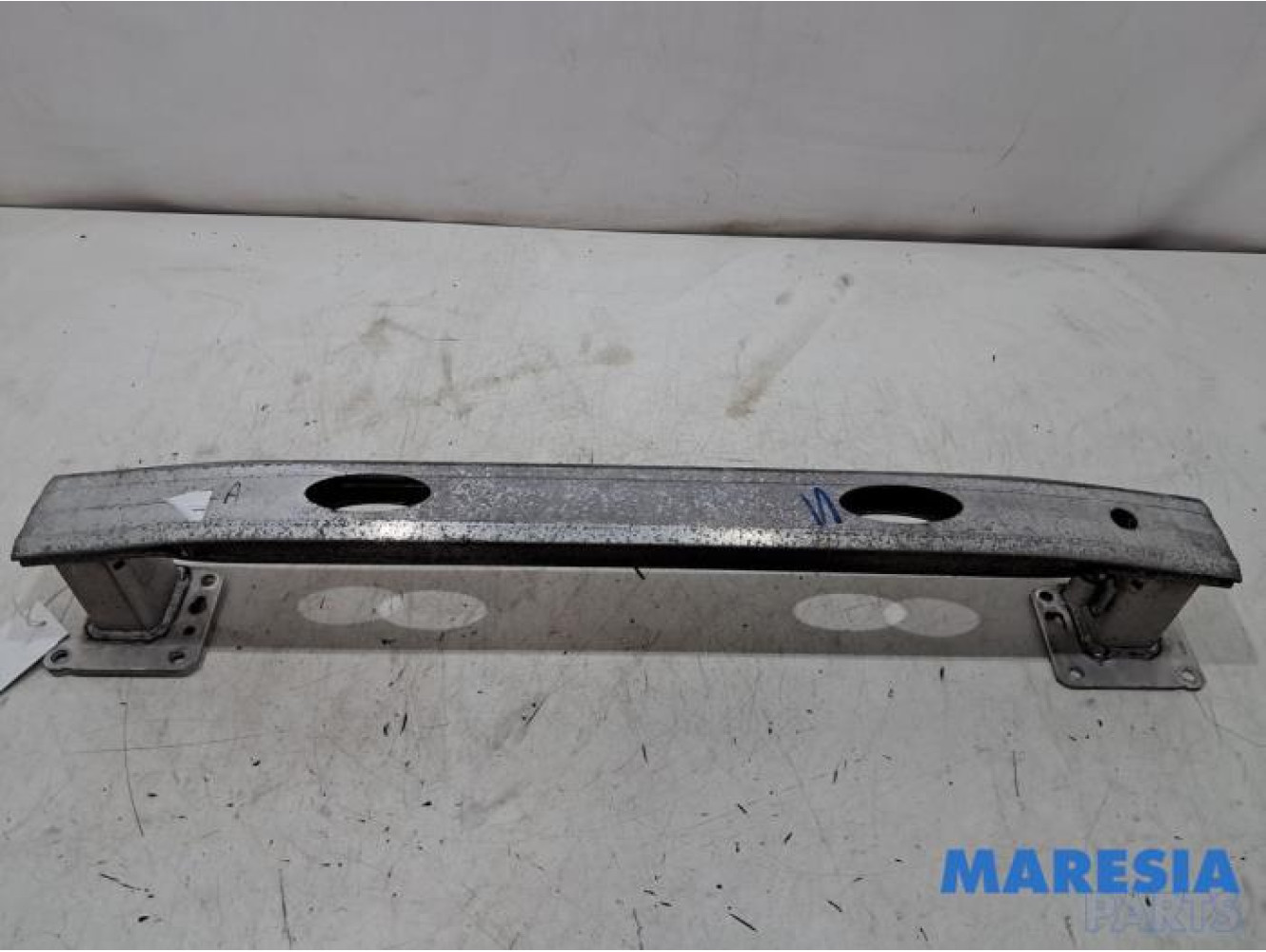 Opel - Vivaro - Rear bumper frame