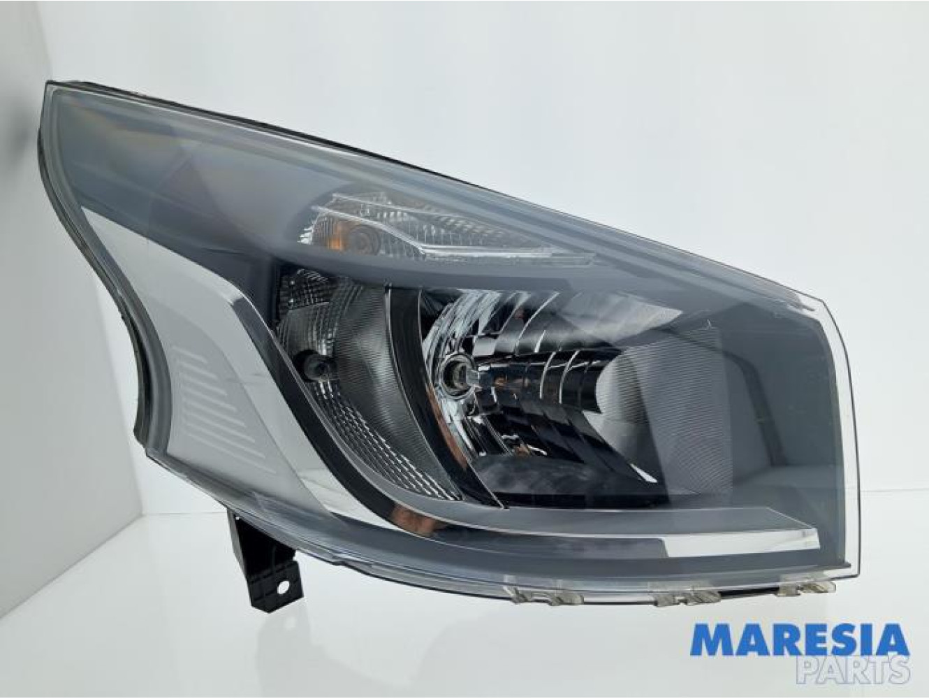 Renault - Trafic - Scheinwerfer rechts