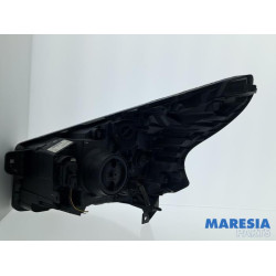 Renault - Trafic - Scheinwerfer rechts