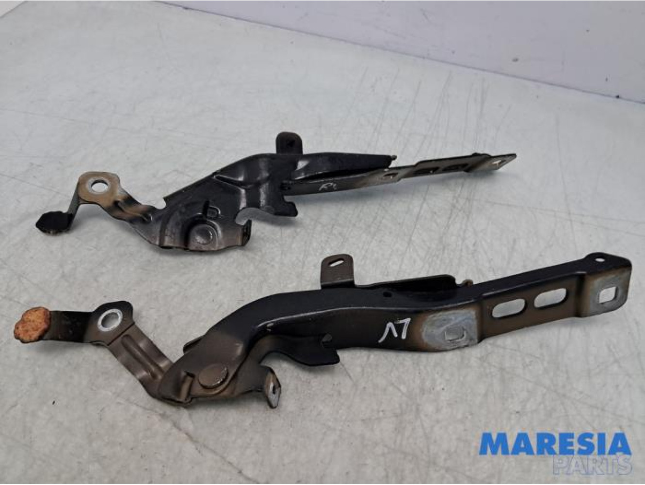 Peugeot - 2008 - Charnière capot