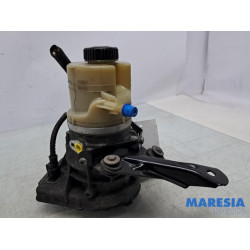 Renault - Trafic - Steun stuurbekrachtigingspomp