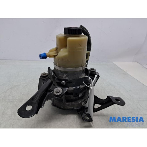 Renault - Trafic - Steun stuurbekrachtigingspomp