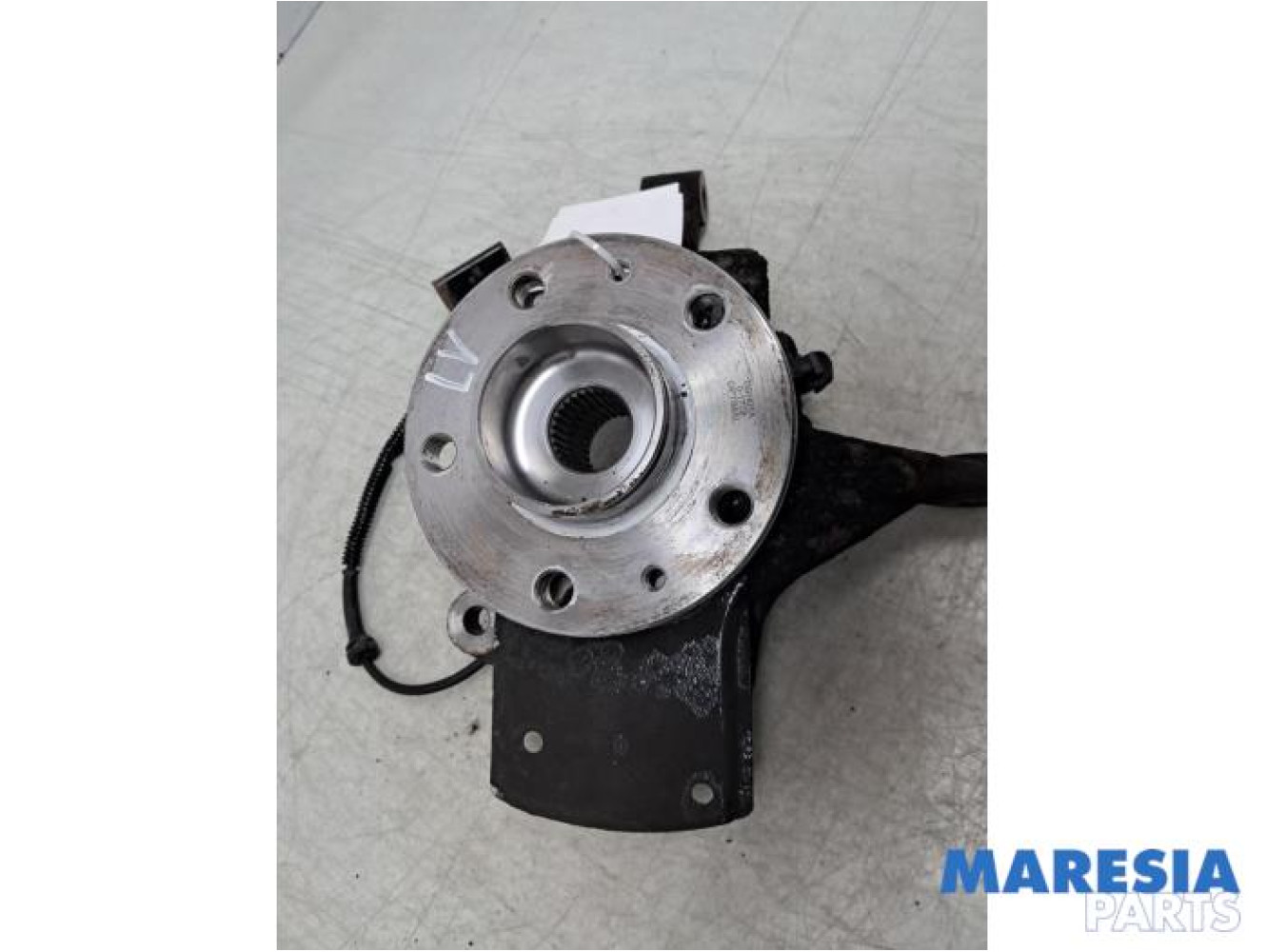 Renault - Trafic - Fusee links-voor