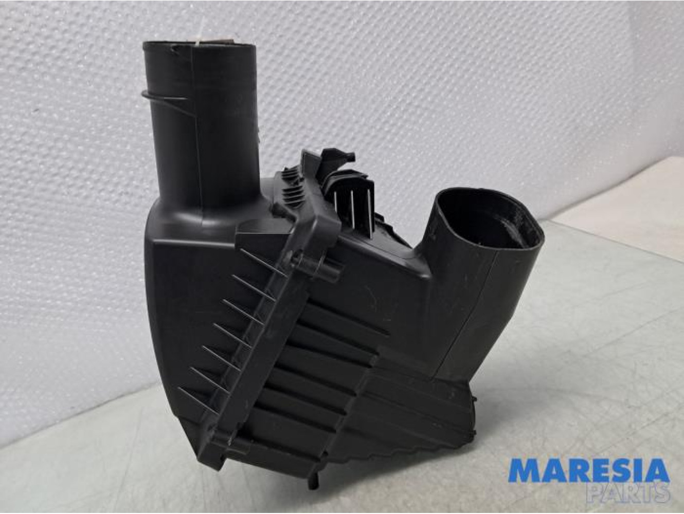 Renault - Trafic - Luchtfilterhuis