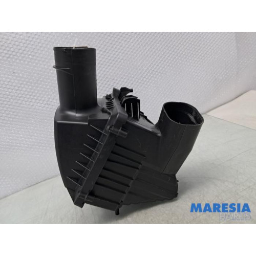 Renault - Trafic - Luchtfilterhuis