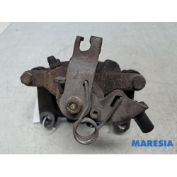 Renault - Trafic - Rear brake calliper, right
