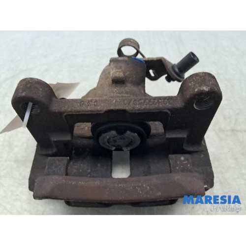 Renault - Trafic - Rear brake calliper, right
