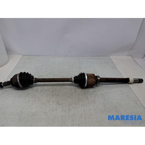 Renault - Trafic - Front drive shaft, right
