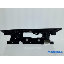 Renault - Trafic - Achterlichtrand links