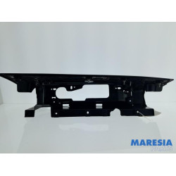 Renault - Trafic - Achterlichtrand rechts