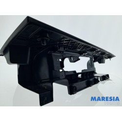 Renault - Trafic - Achterlichtrand rechts