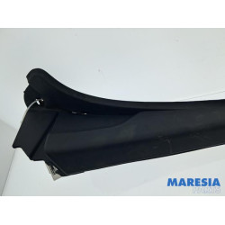 Renault - Trafic - Voorruitlijst