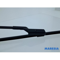 Renault - Trafic - Front wiper arm