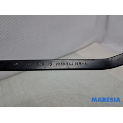 Renault - Trafic - Front wiper arm
