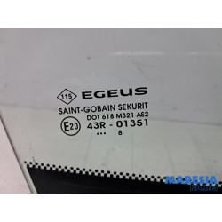 Renault - Trafic - Driehoeks Ruit rechts-voor