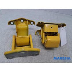 Renault - Trafic - Rear door hinge, left