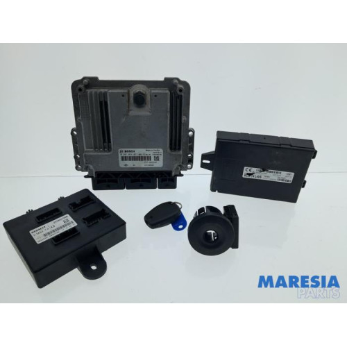 Renault - Trafic - Engine management computer