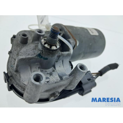 Renault - Trafic - Front wiper motor
