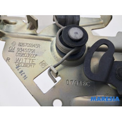 Renault - Trafic - Sliding door lock mechanism, right